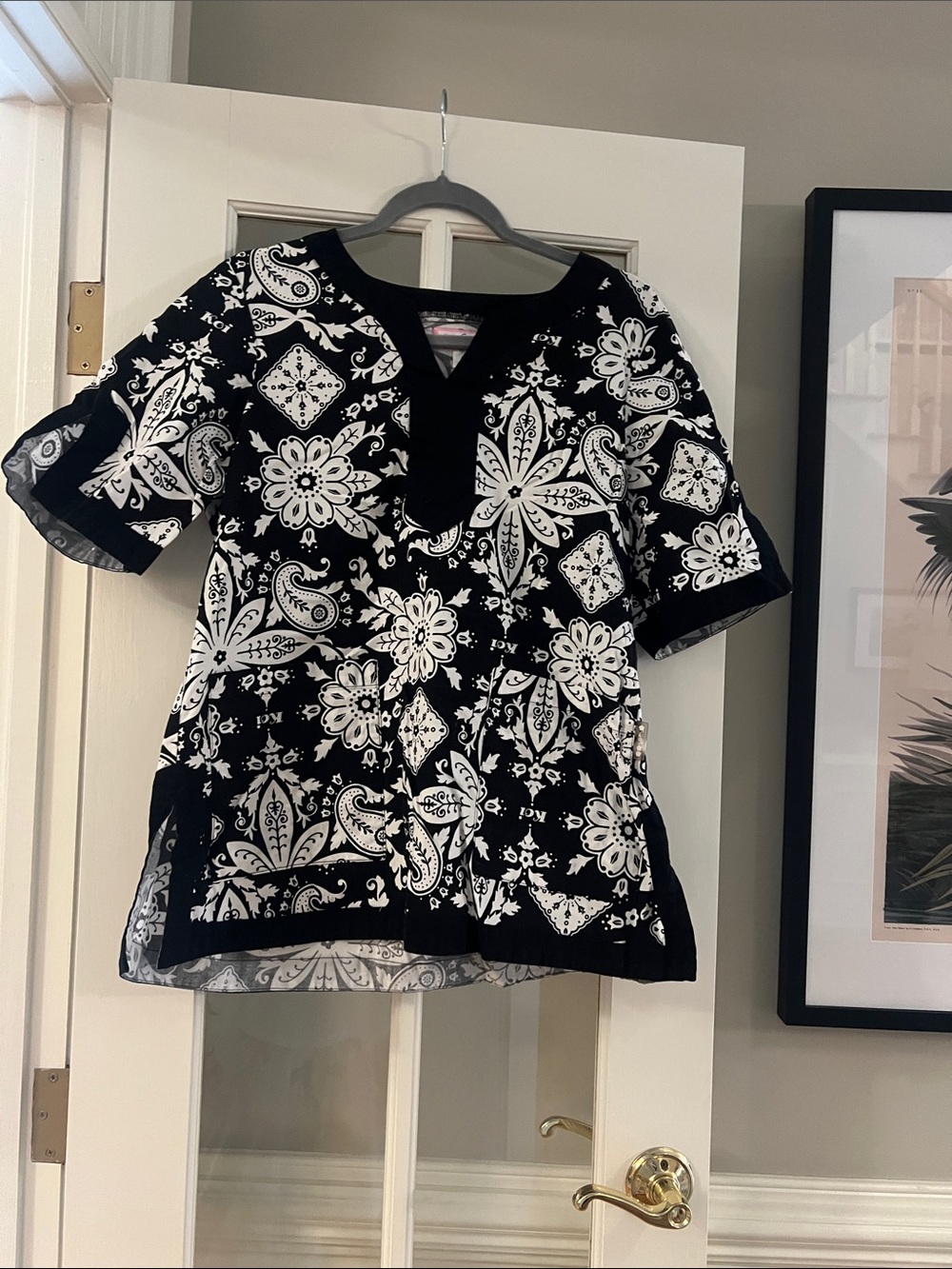 Koi Black & White Floral Print Women's Scrub Top